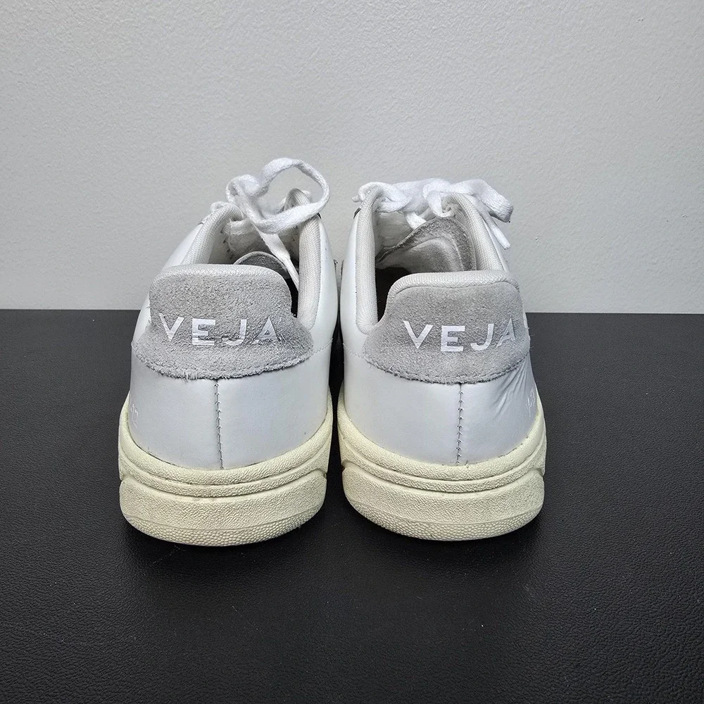 Veja Shoes Womens Size 5 White V-12 Leather Casual Walking‎ Athletic Sneakers